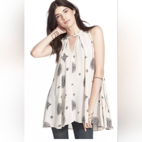 008 FREE  PEOPLE S Tree SWING Medallion Print Tunic Mini Dress Boho Festival - Picture 3 of 8
